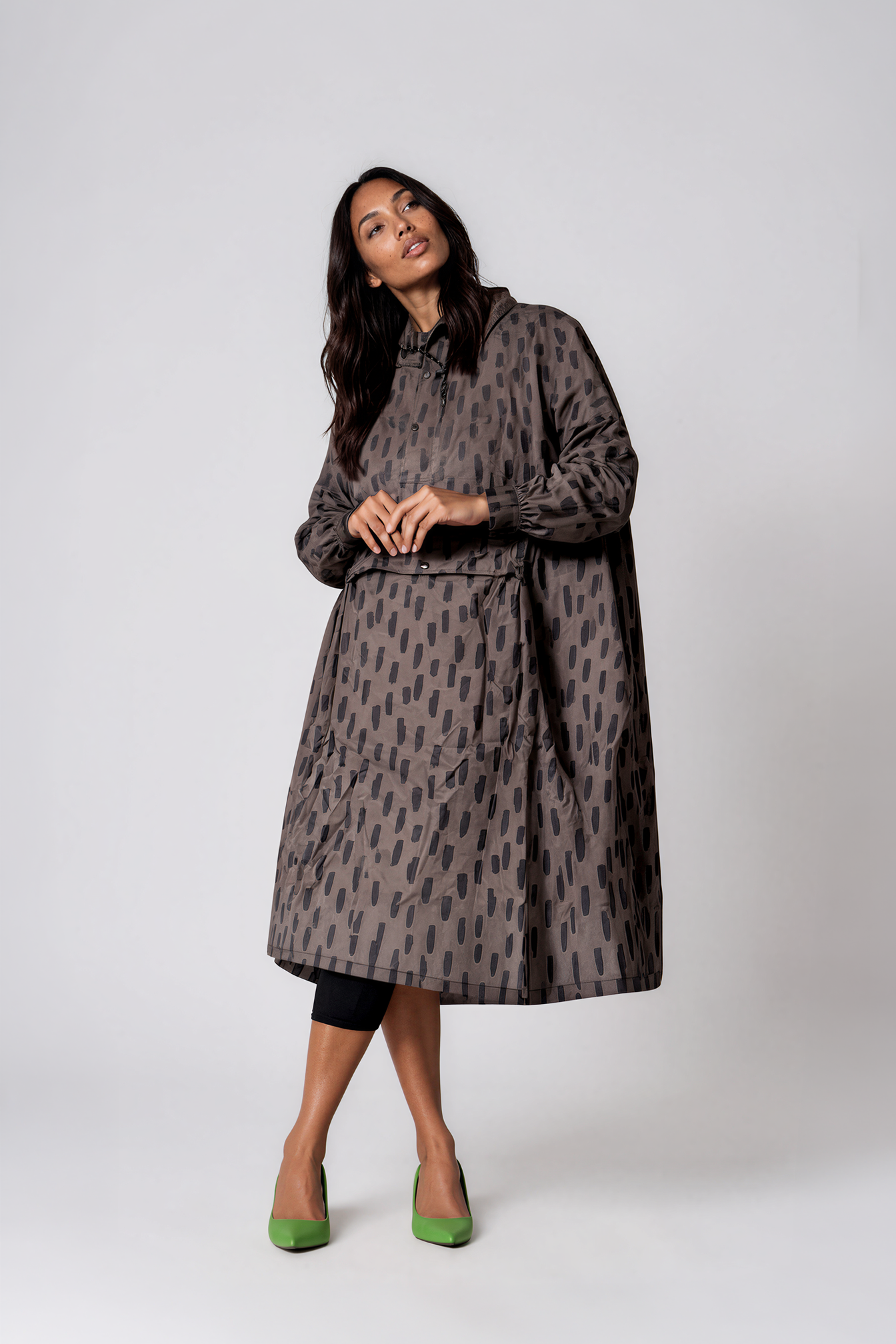 Drops-Dark-Olive-Cinder-Black-1_7f9cb43e-d2dc-44fc-9991-f25659909da1.png
